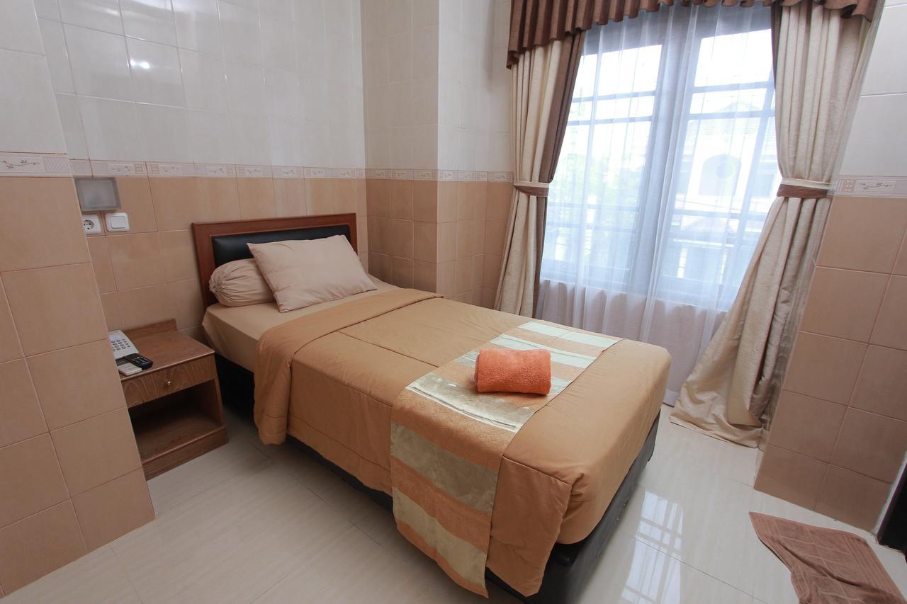 יוגיאקרטה Hotel Kristina Malioboro מראה חיצוני תמונה
